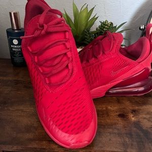 Nike Air270. Kids SZ 5Y Red.